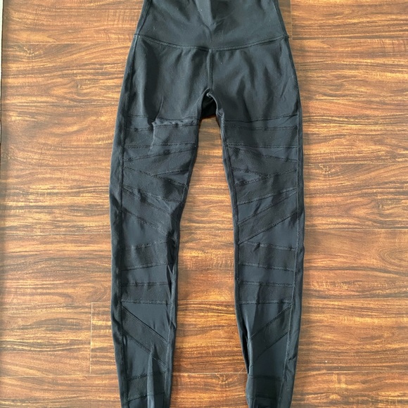 Lululemon Tech Mesh Tight Size 6 - Picture 2 of 6